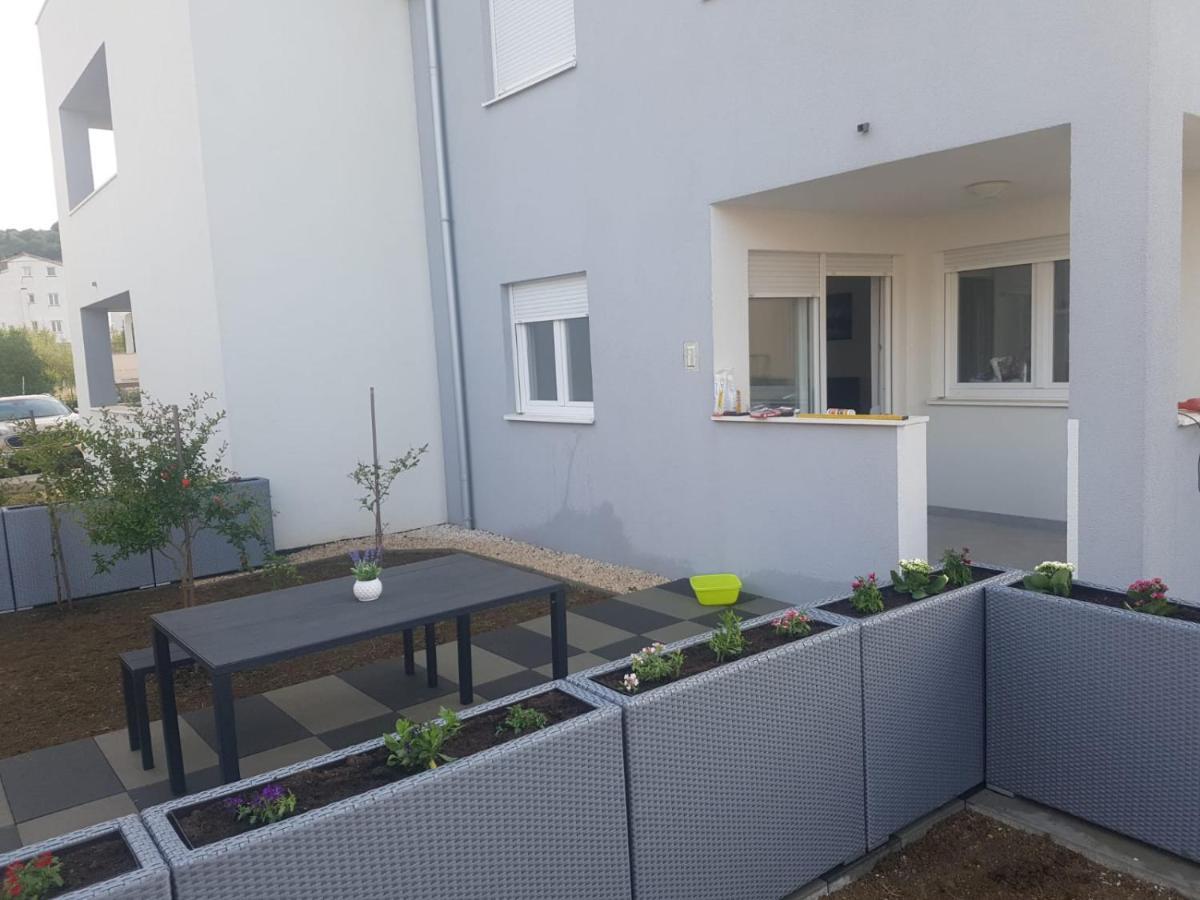 Apartments Sunrise Preko Exterior foto